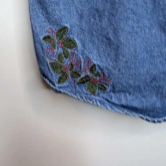 Holiday Editions Denim  Button Down Christmas Holly Embroidered Top 1X - Picture 5 of 9